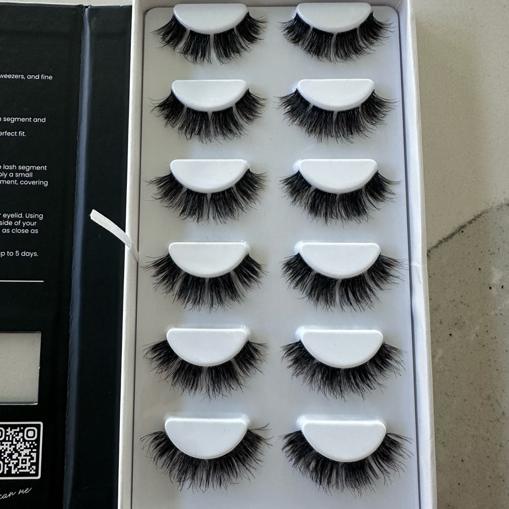 Flutterhabit Weightless No. 2
